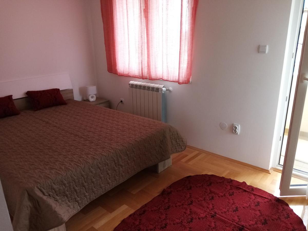 Apartman Maca Pirot Exterior photo