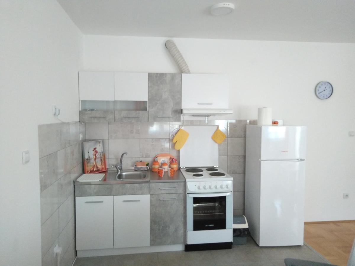 Apartman Maca Pirot Exterior photo