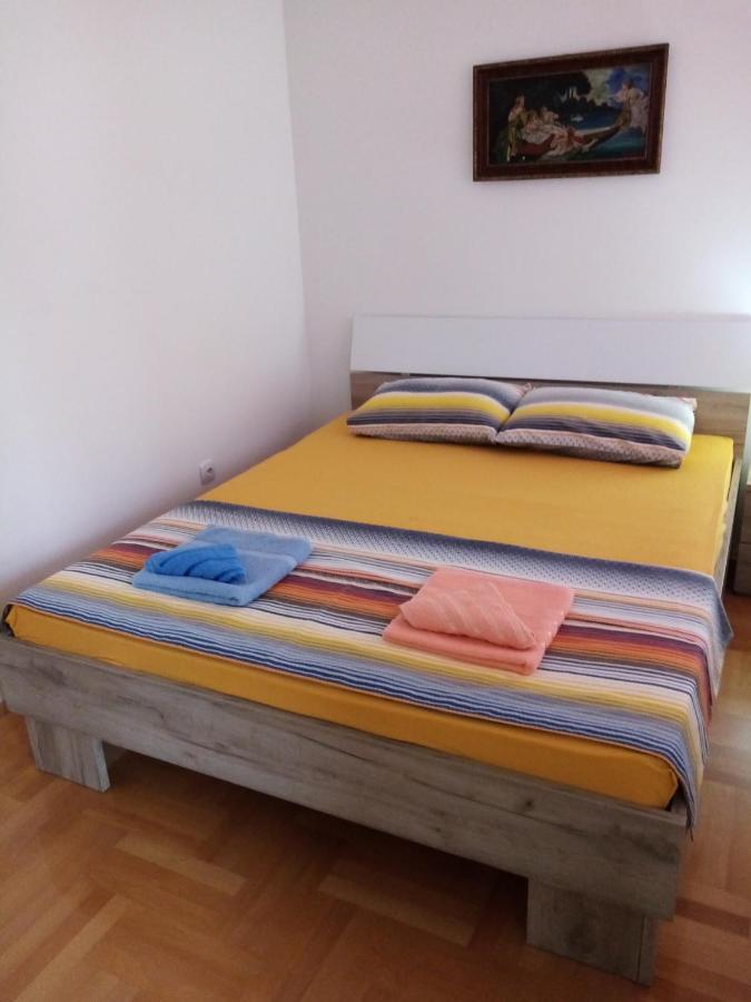 Apartman Maca Pirot Exterior photo